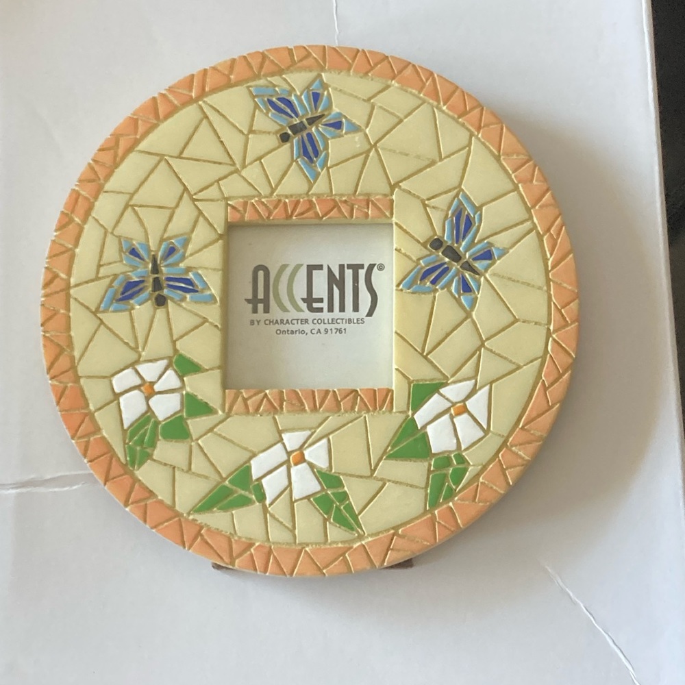 Accents ceramic picture frame with a kickstand ❤️🌹